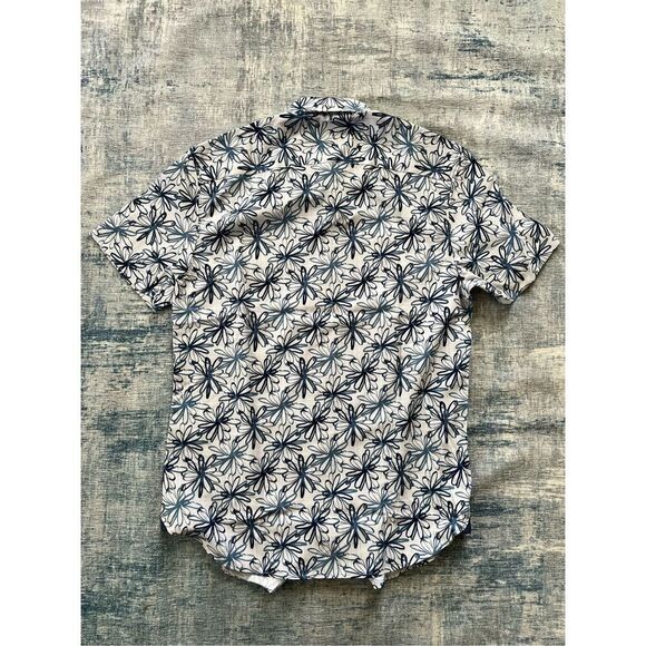 NWT! Con.Struct Blue Floral Print Slim Fit Button Down Short Sleeve Tee S - Picture 2 of 6